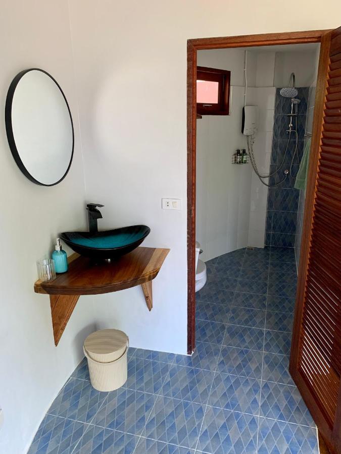 Ocean Vibes Hotel Thongsala Exterior foto