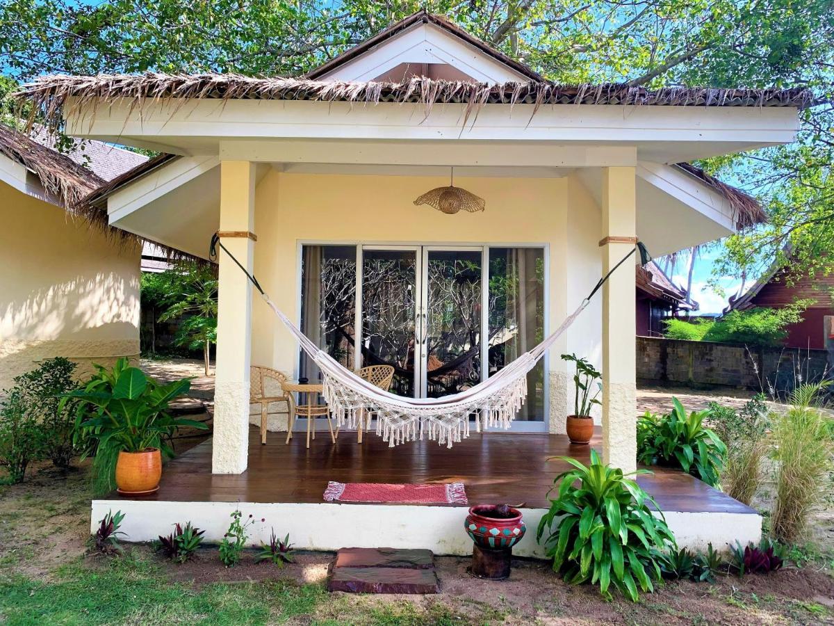 Ocean Vibes Hotel Thongsala Exterior foto