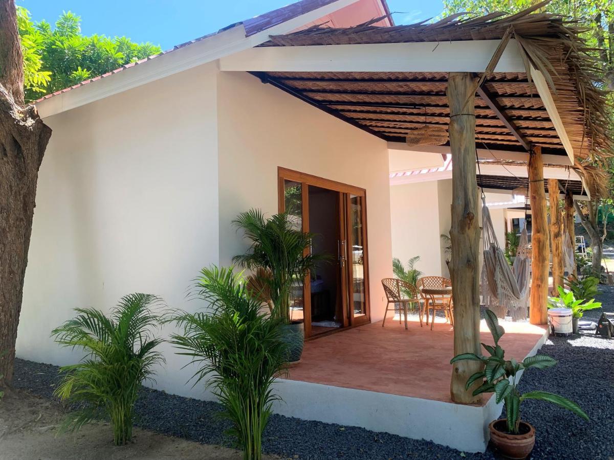Ocean Vibes Hotel Thongsala Exterior foto