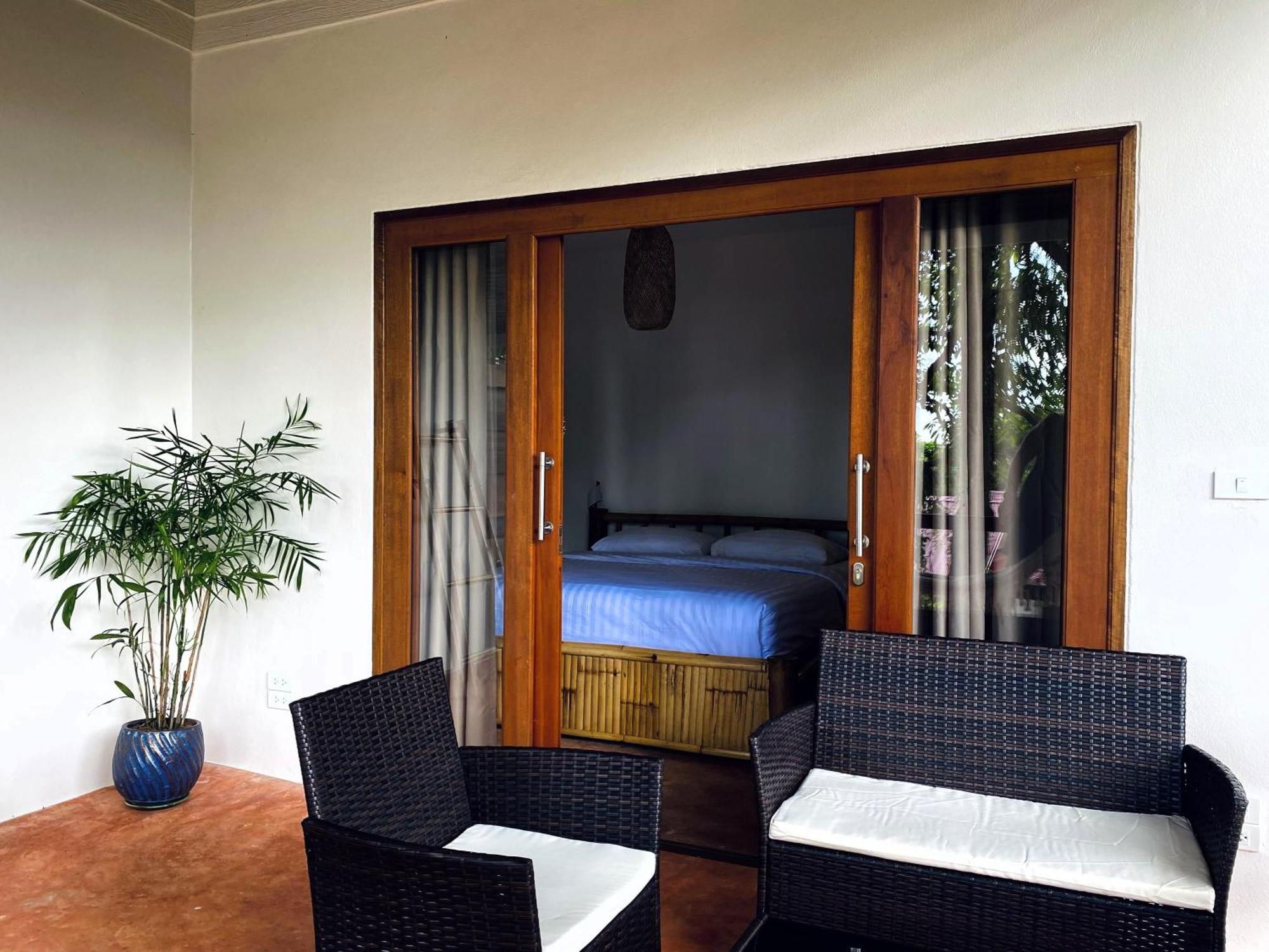 Ocean Vibes Hotel Thongsala Exterior foto