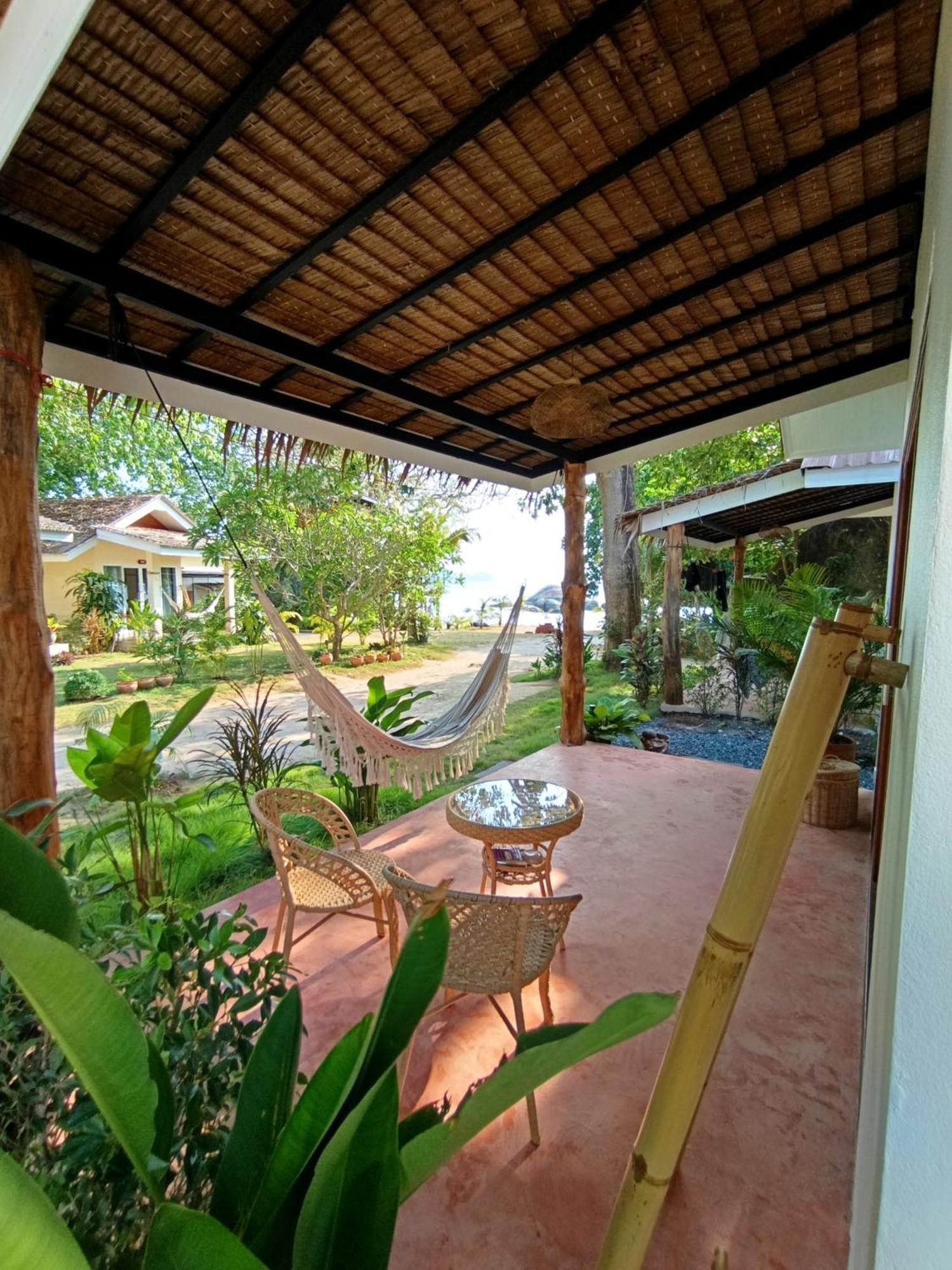 Ocean Vibes Hotel Thongsala Exterior foto