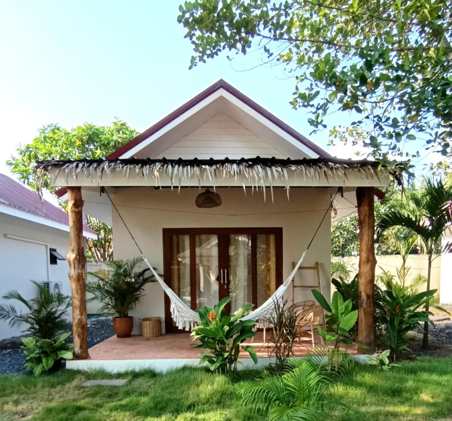 Ocean Vibes Hotel Thongsala Exterior foto