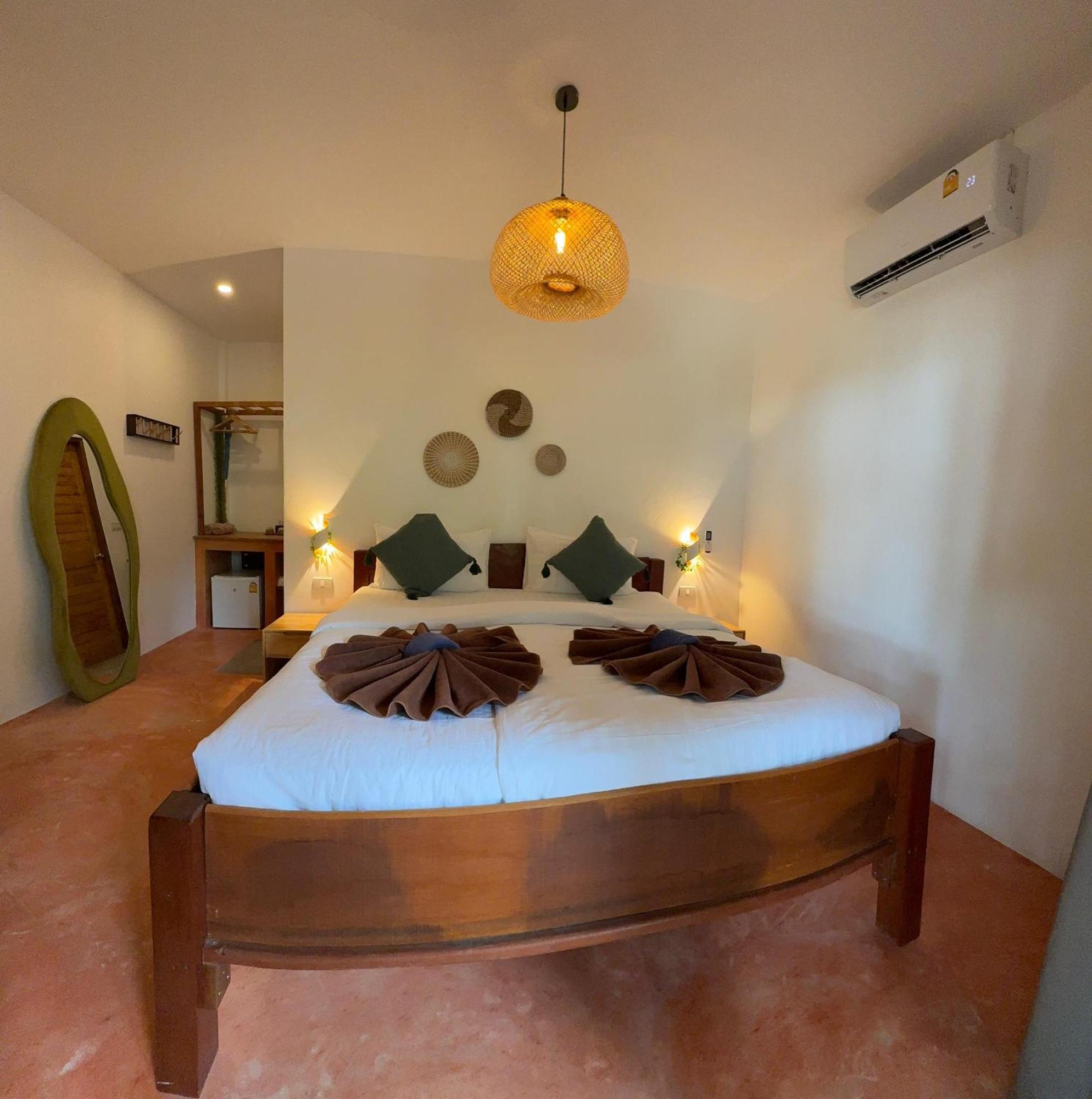 Ocean Vibes Hotel Thongsala Exterior foto